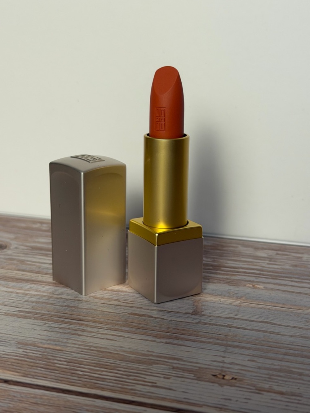 Elizabeth Arden Lipstick - 102 Embrace Pink